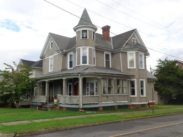201 E Prospect St