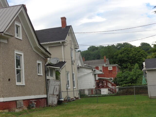 201 E Prospect St - Photo 4