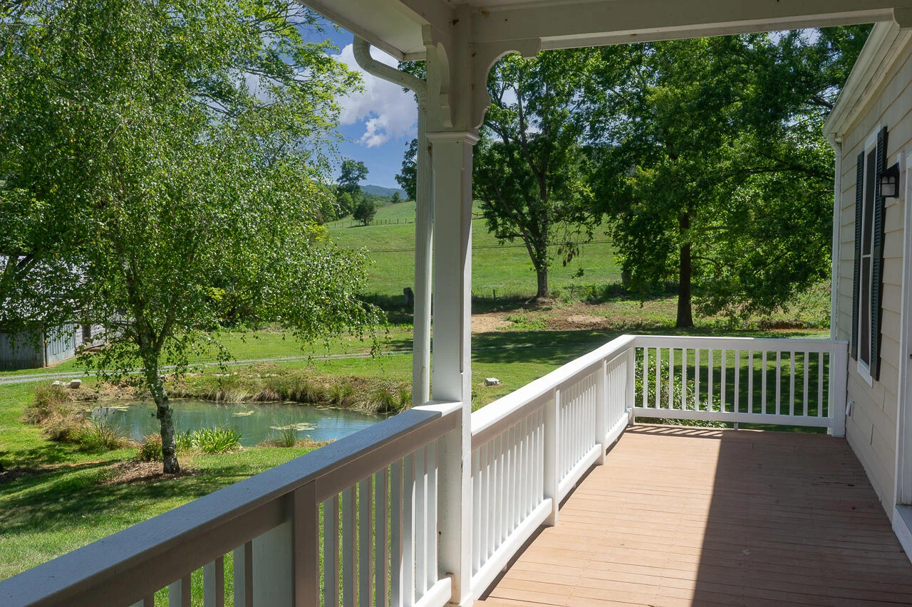 504 Springbranch Rd - Photo 12