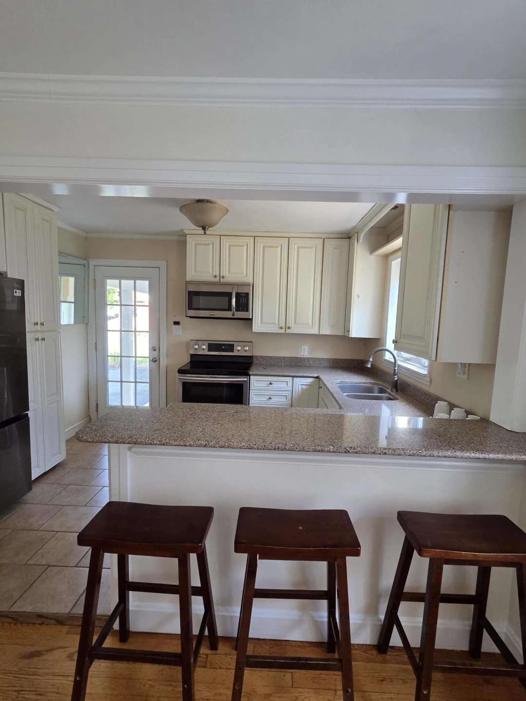 106 Waller Ave - Photo 3