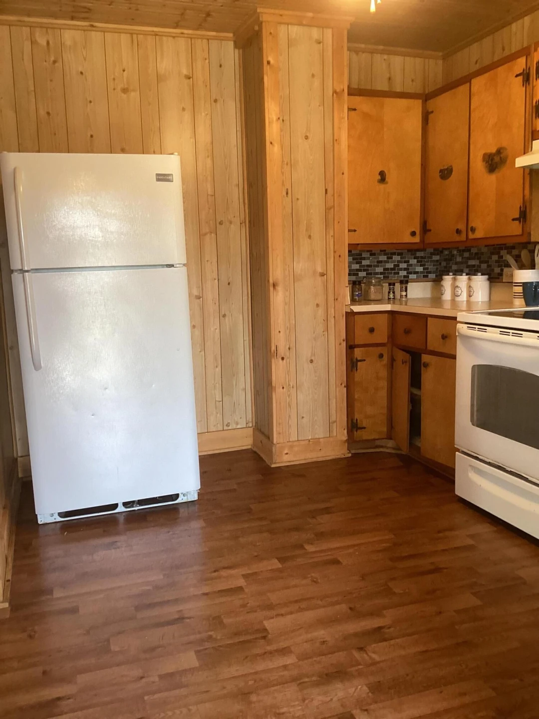 1957 MAPLE Ave - Photo 21