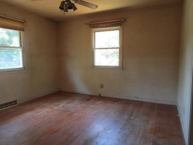 1218 Agnese St - Photo 4