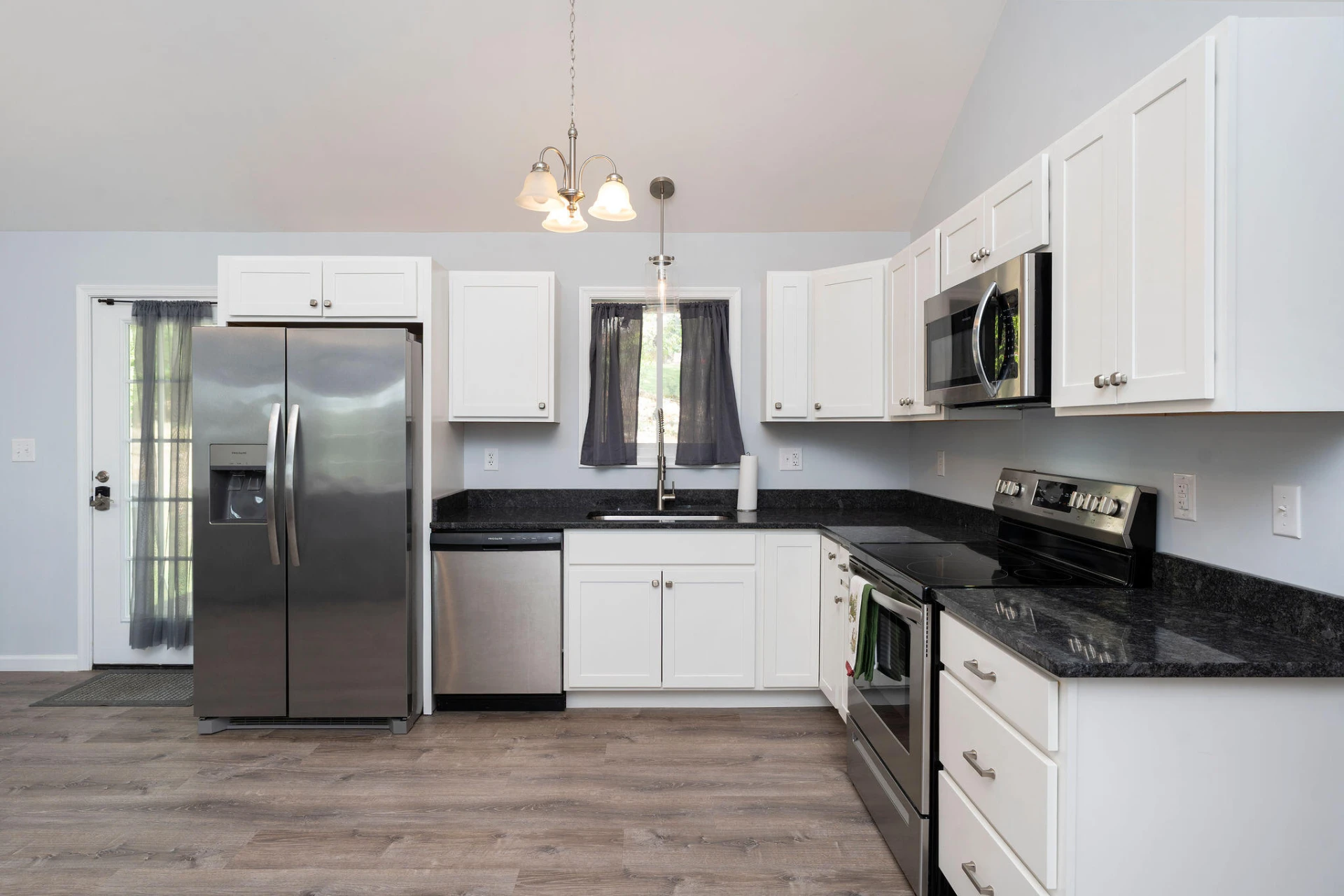 1776 Hawthorne Ave - Photo 7
