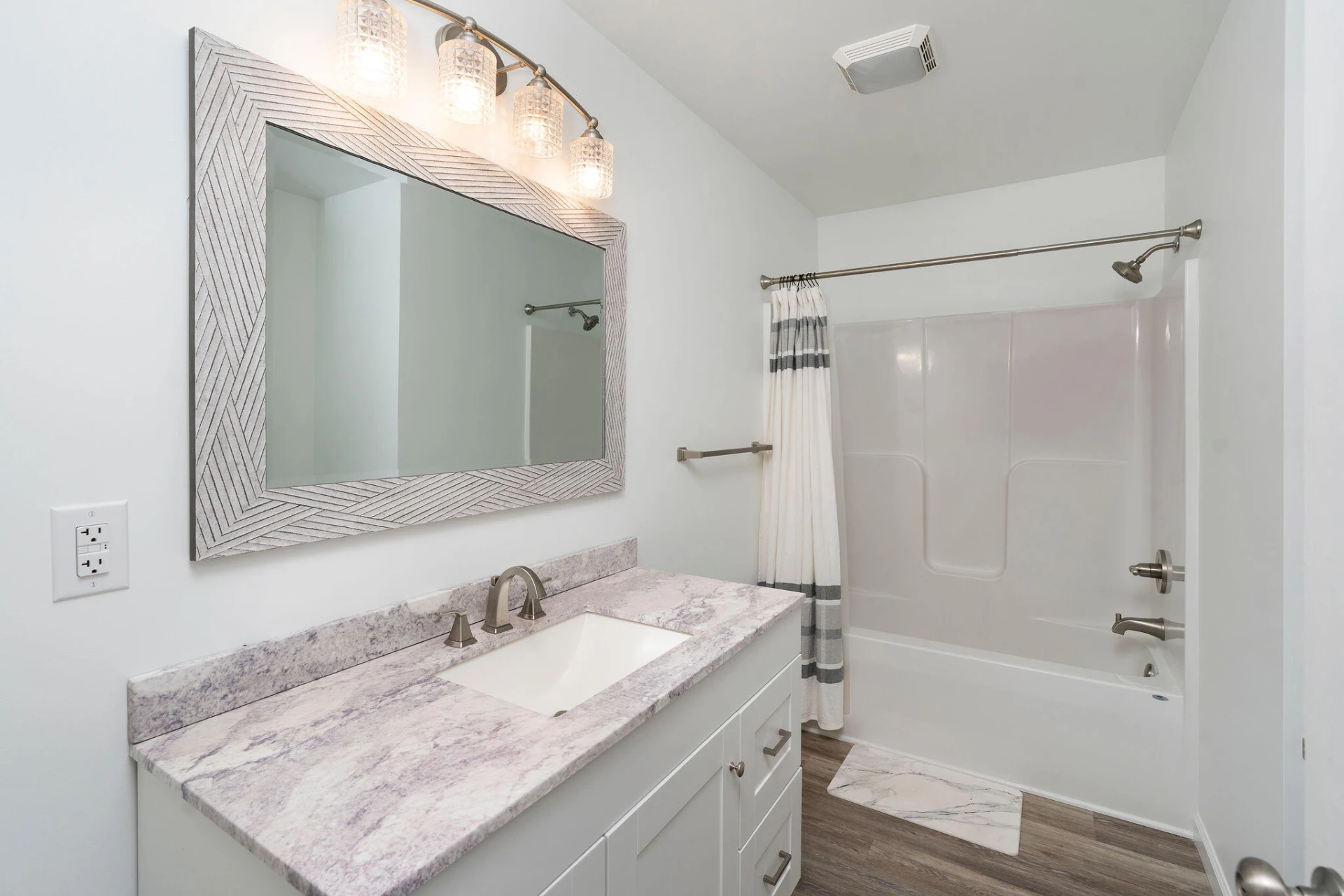 1776 Hawthorne Ave - Photo 15