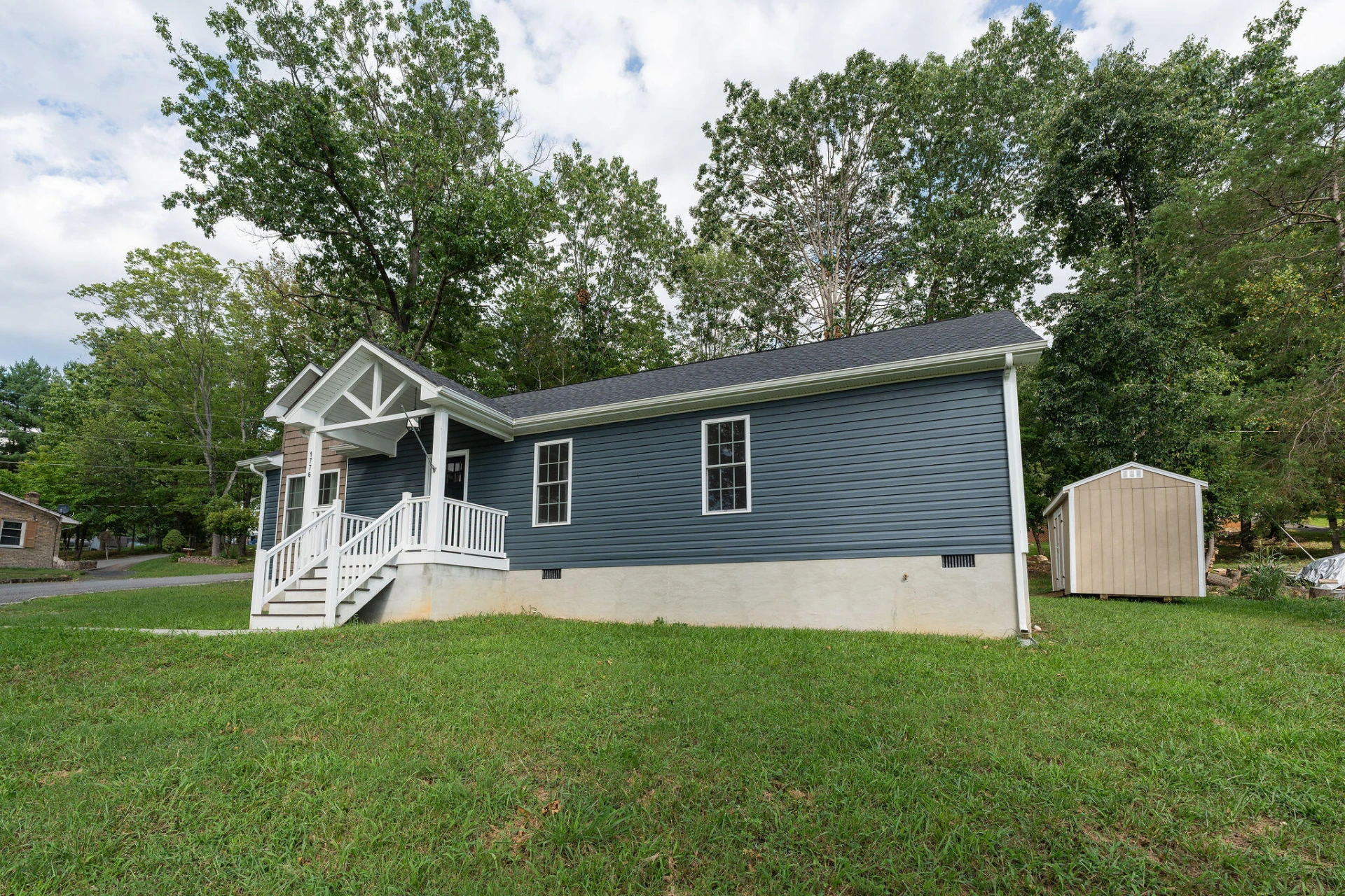 1776 Hawthorne Ave - Photo 31