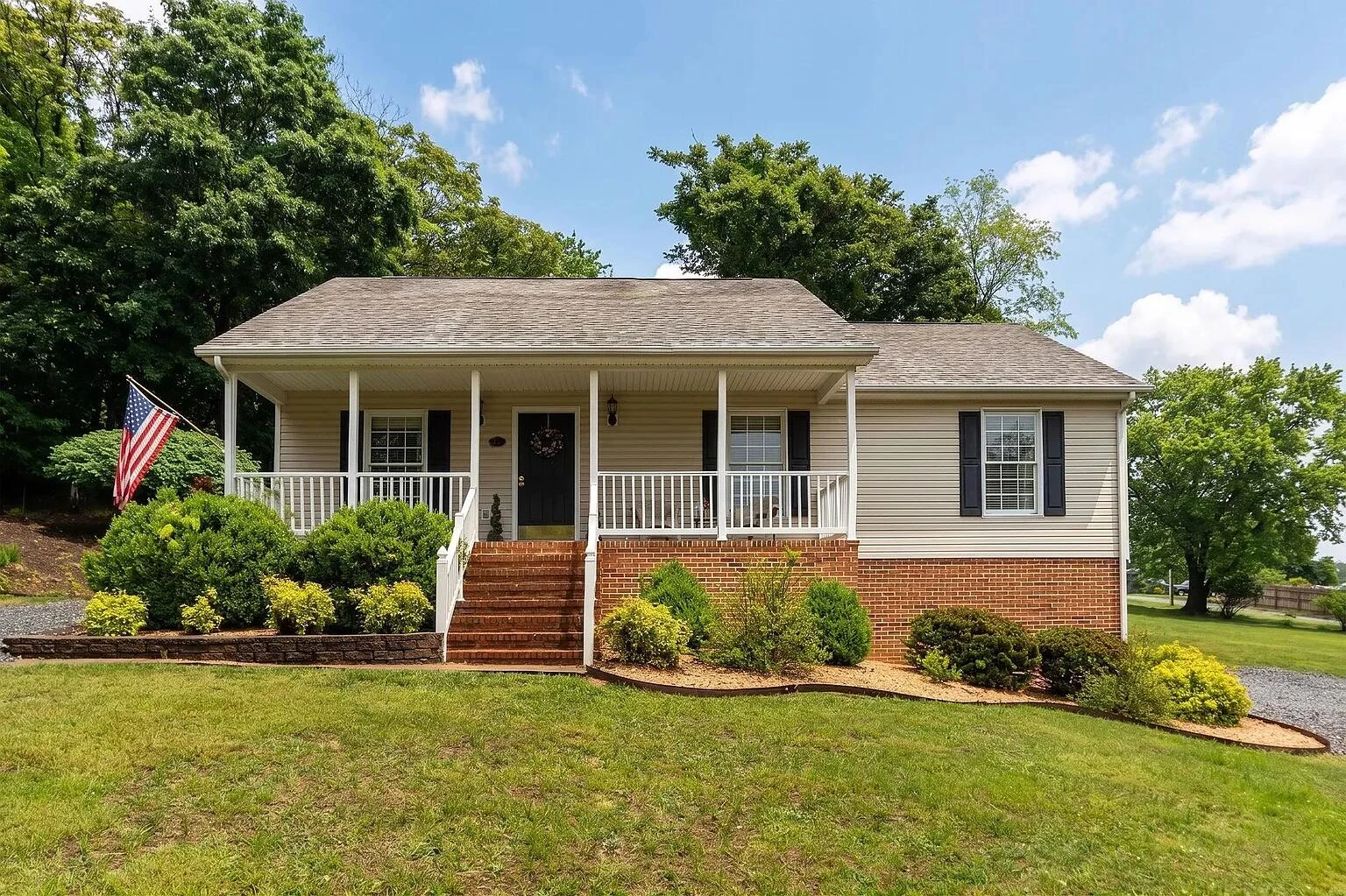 334 Sharon Ln
