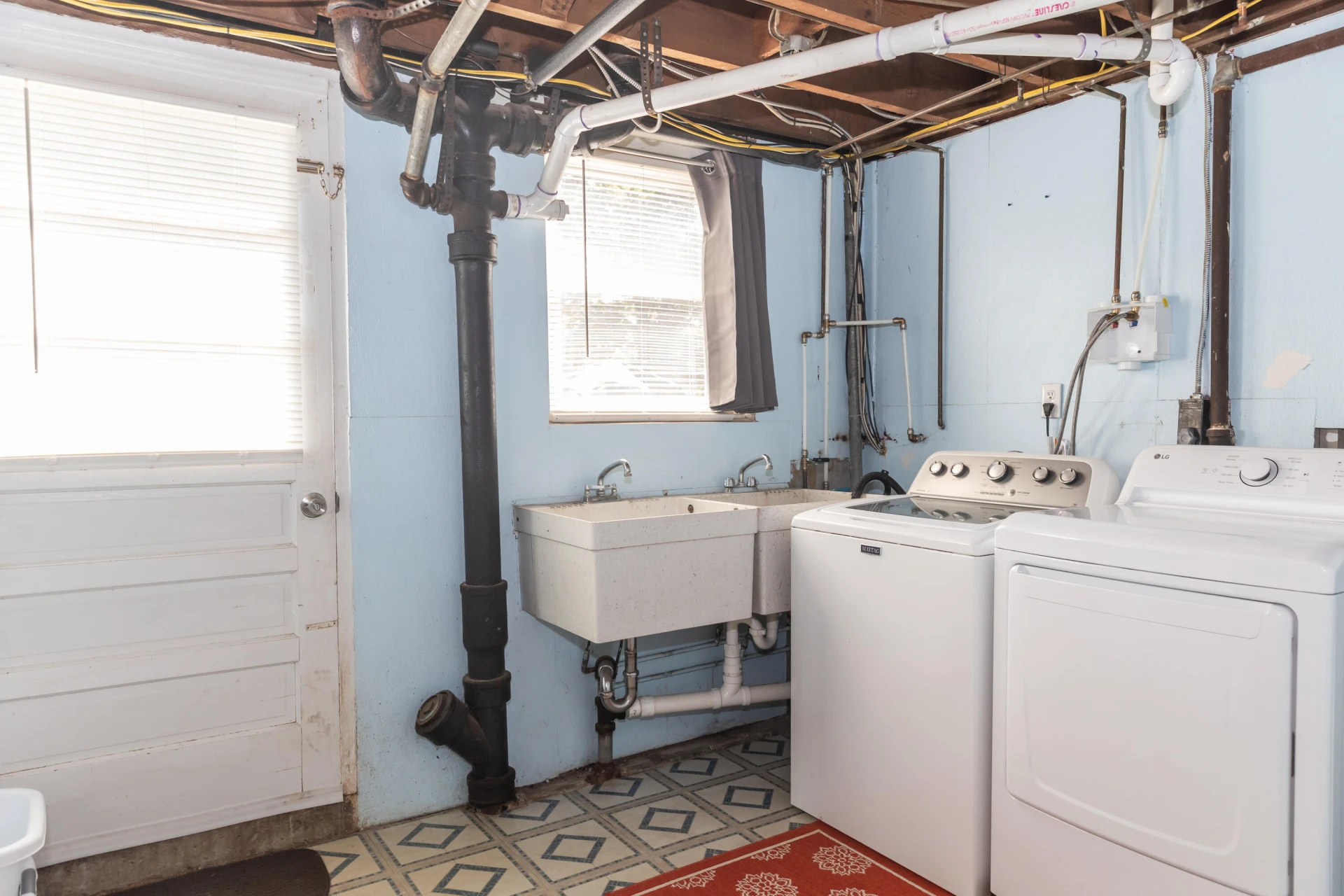 480 HEMLOCK Ave - Photo 47