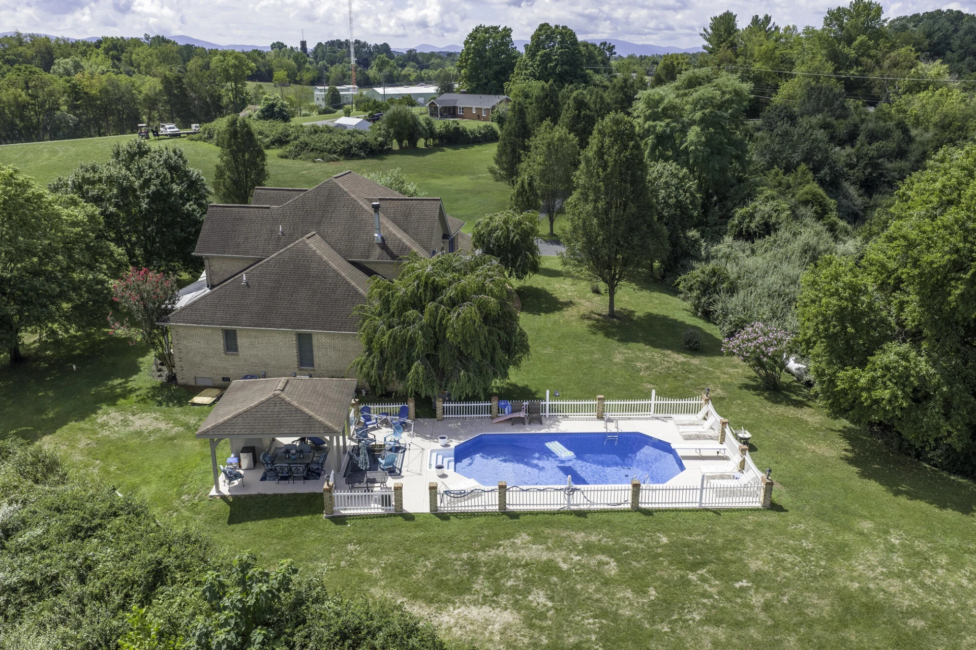 802 Borden Rd - Photo 3
