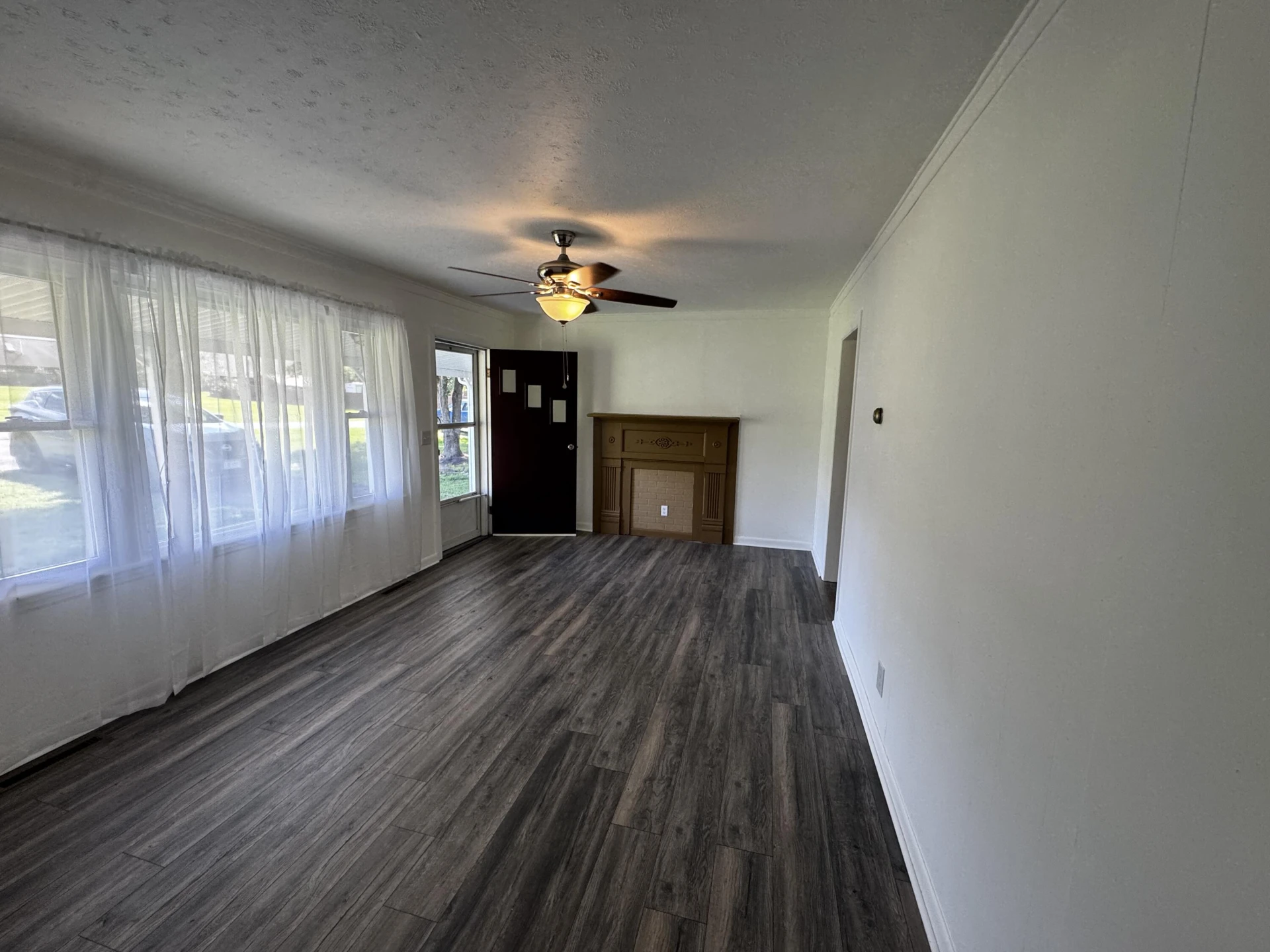1122 ANDERSON St - Photo 3