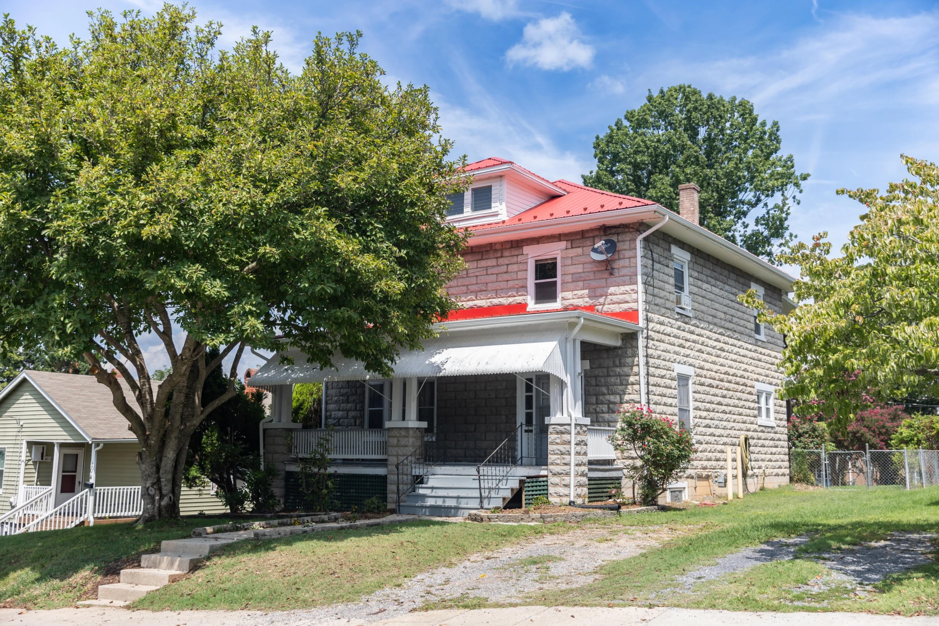 206 Massie St