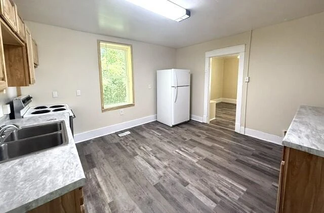 515 E Kline St - Photo 4