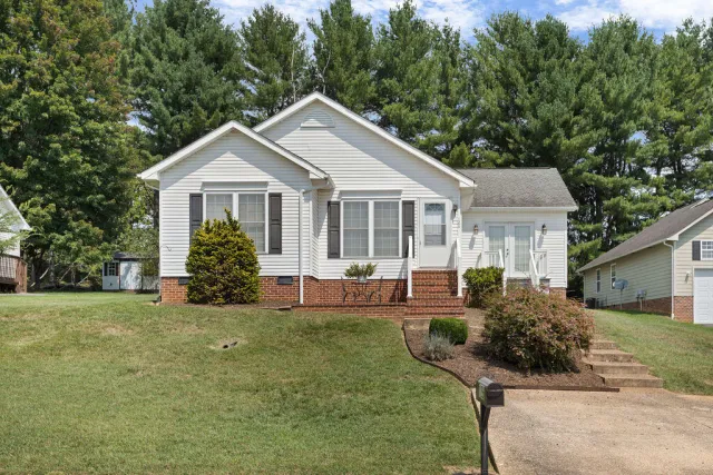 126 CHAVIS Ave, Lexington, VA, 24450
