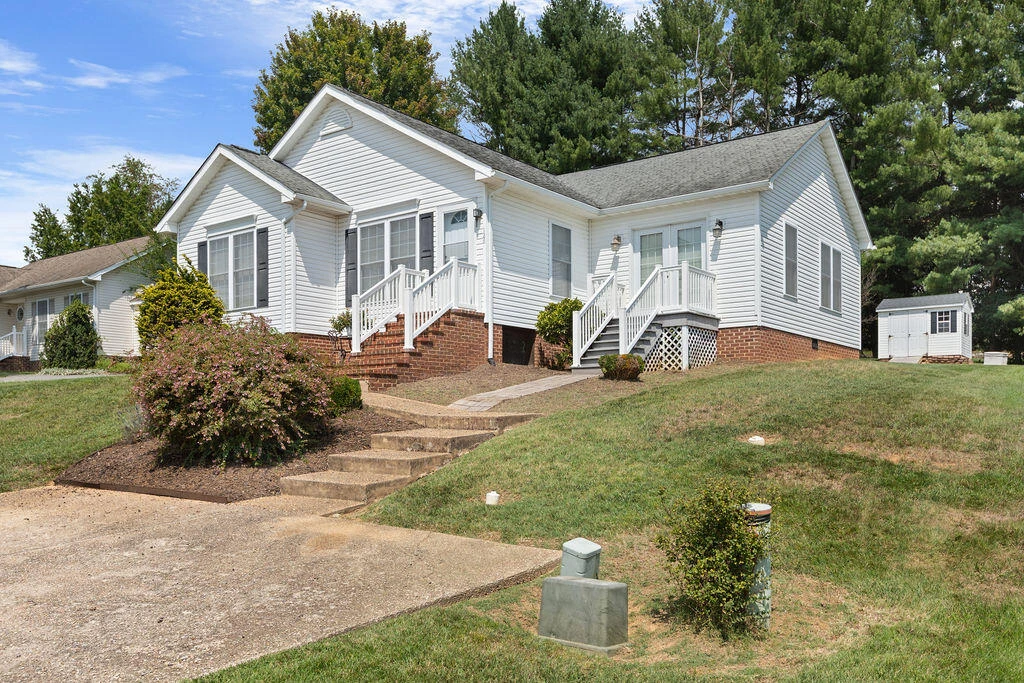 126 CHAVIS Ave - Photo 3