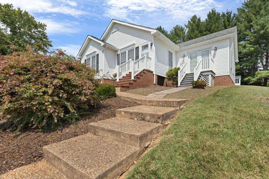 126 CHAVIS Ave - Photo 5