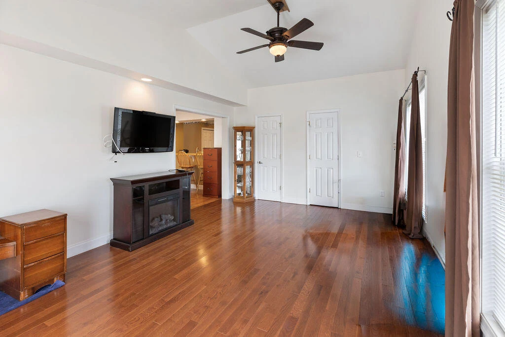 126 CHAVIS Ave - Photo 12