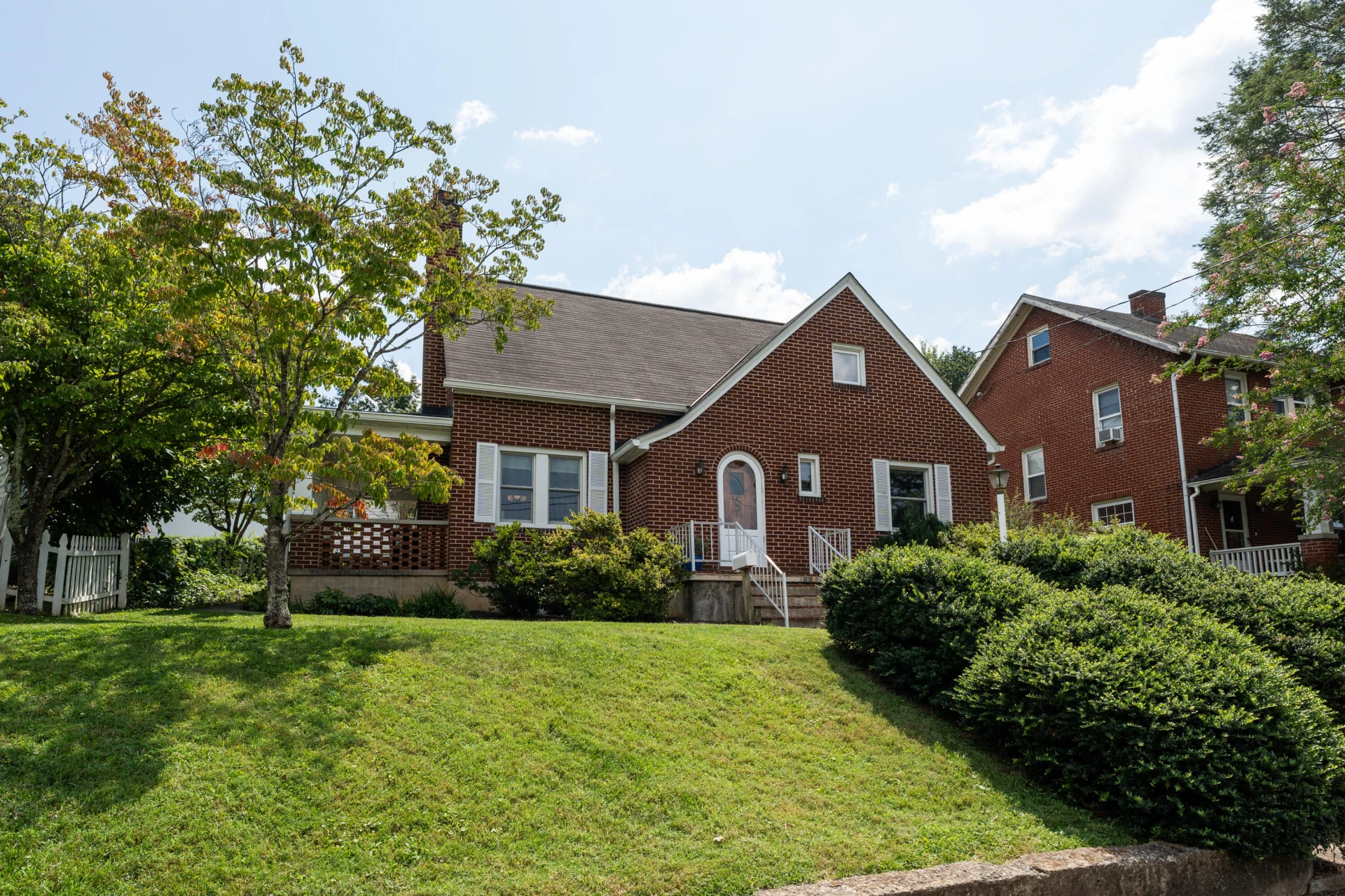 23 WESTSIDE Ct - Photo 2