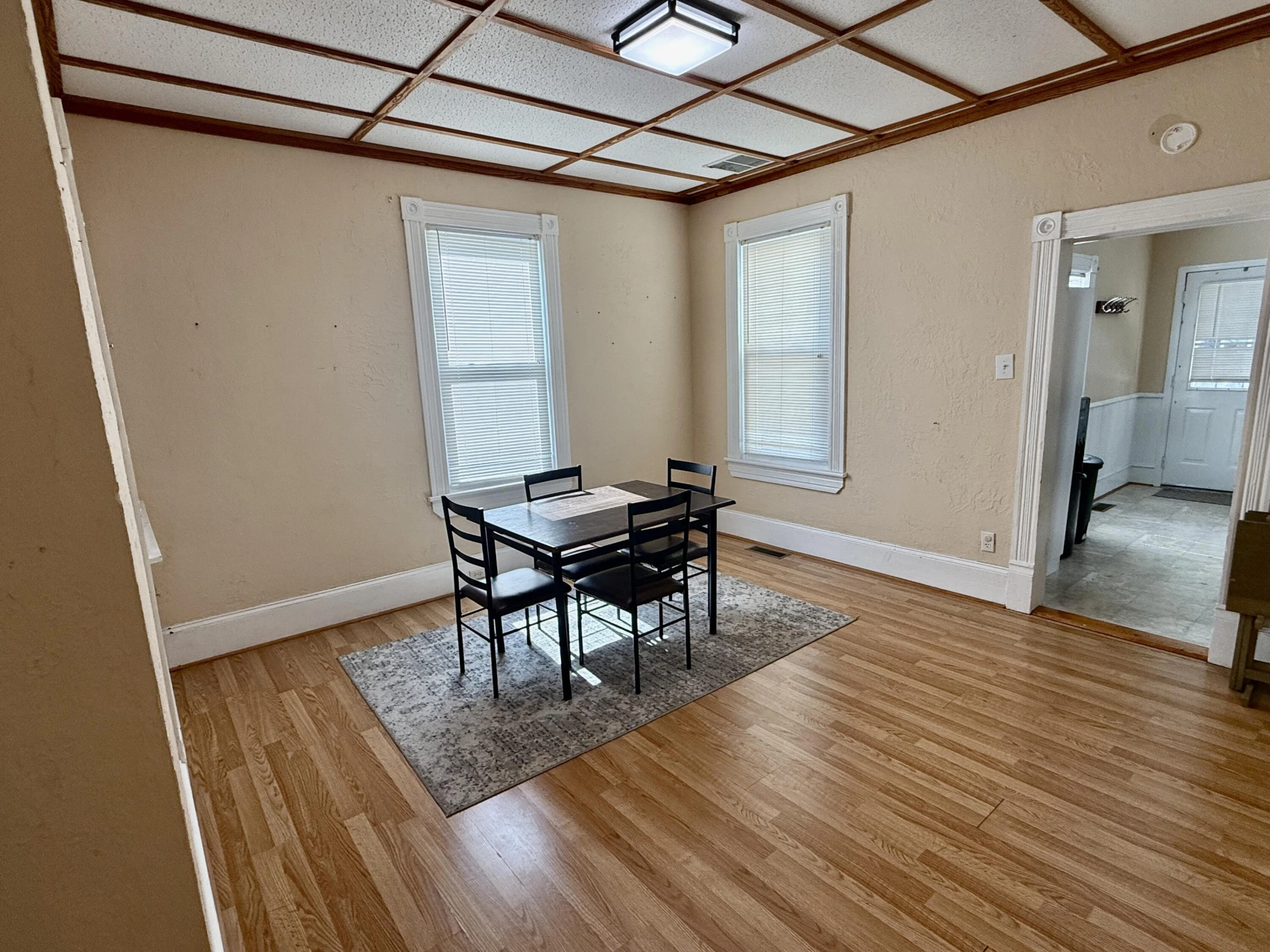 521 Roxbury St - Photo 8