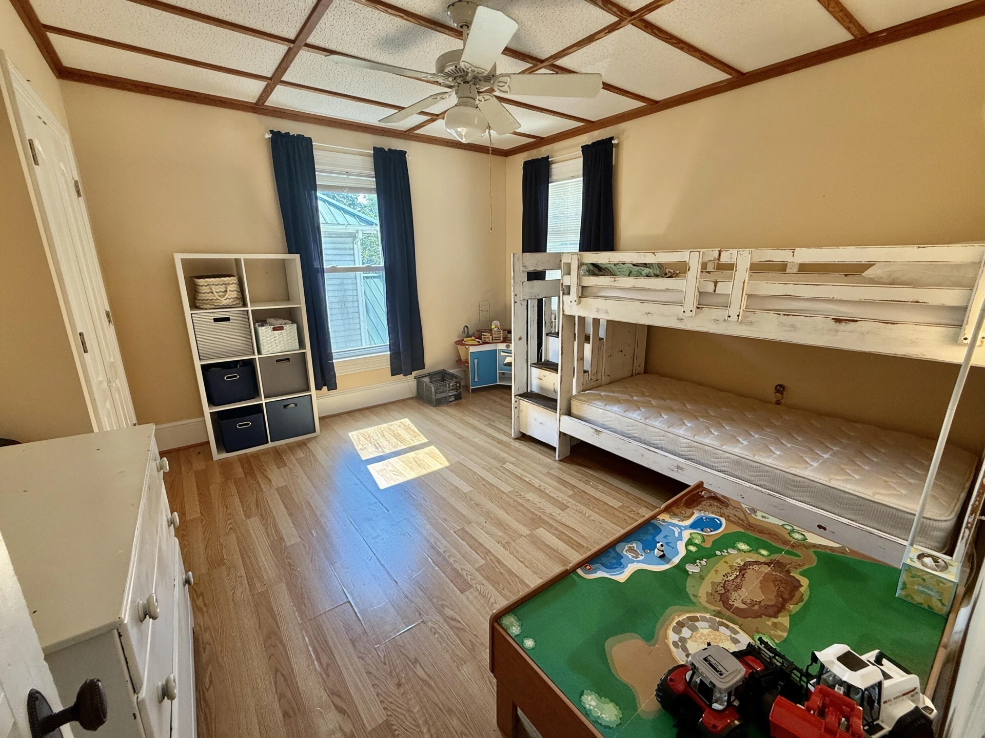 521 Roxbury St - Photo 16