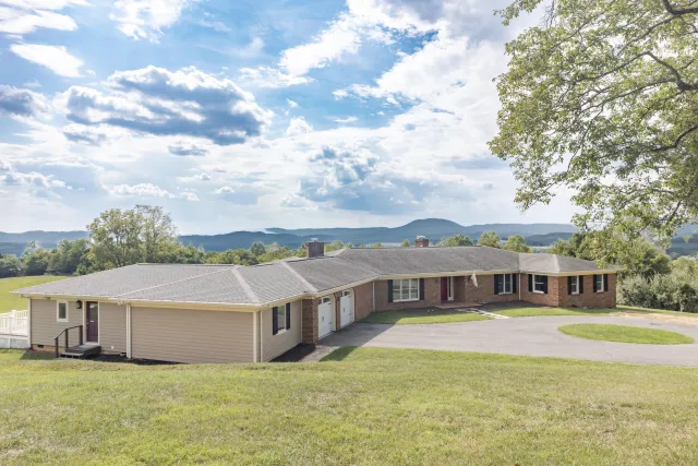 282 Gray Fox Ln, Lexington, VA, 24450