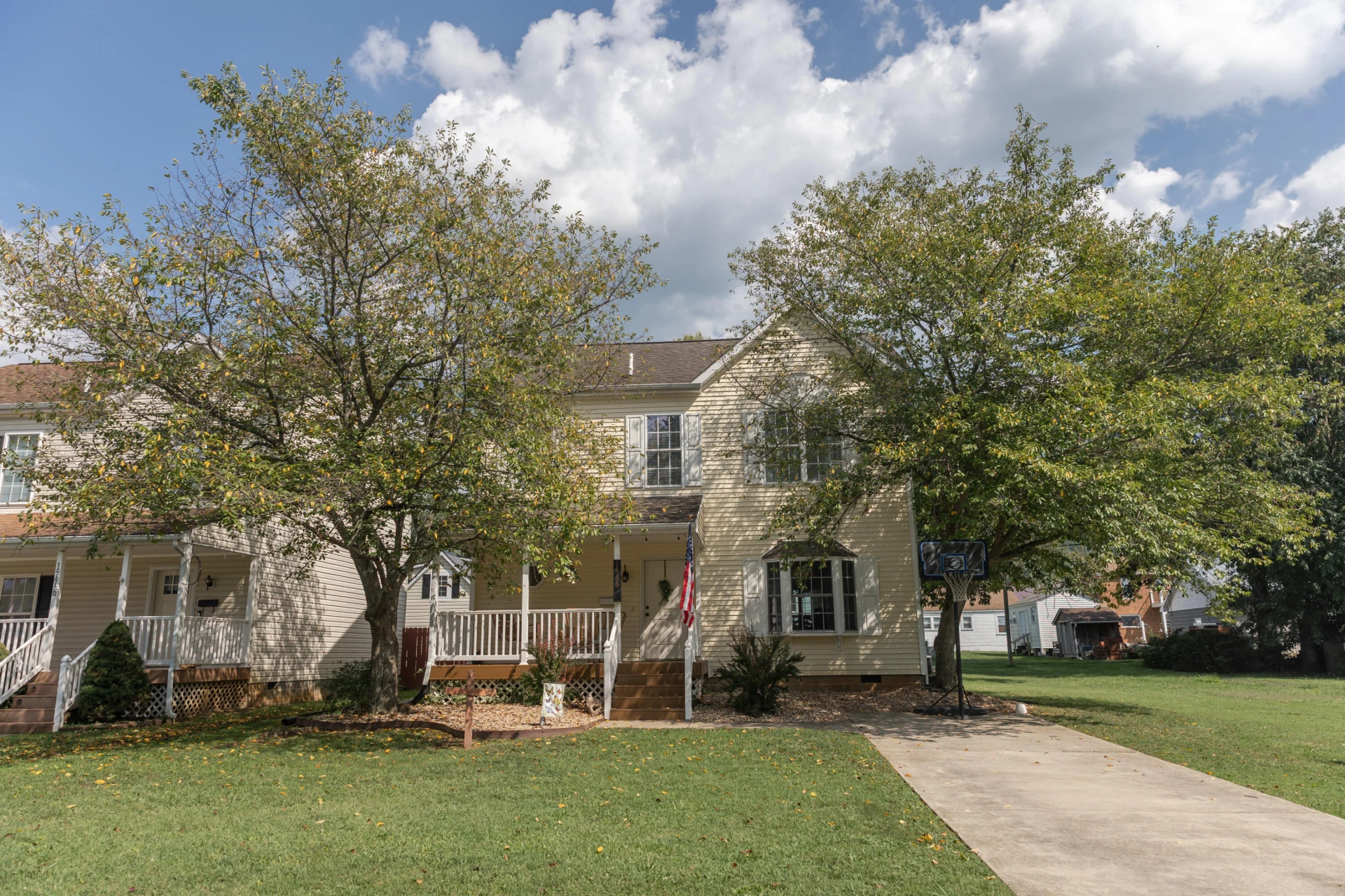 1766 NW Forest Ave - Photo 2
