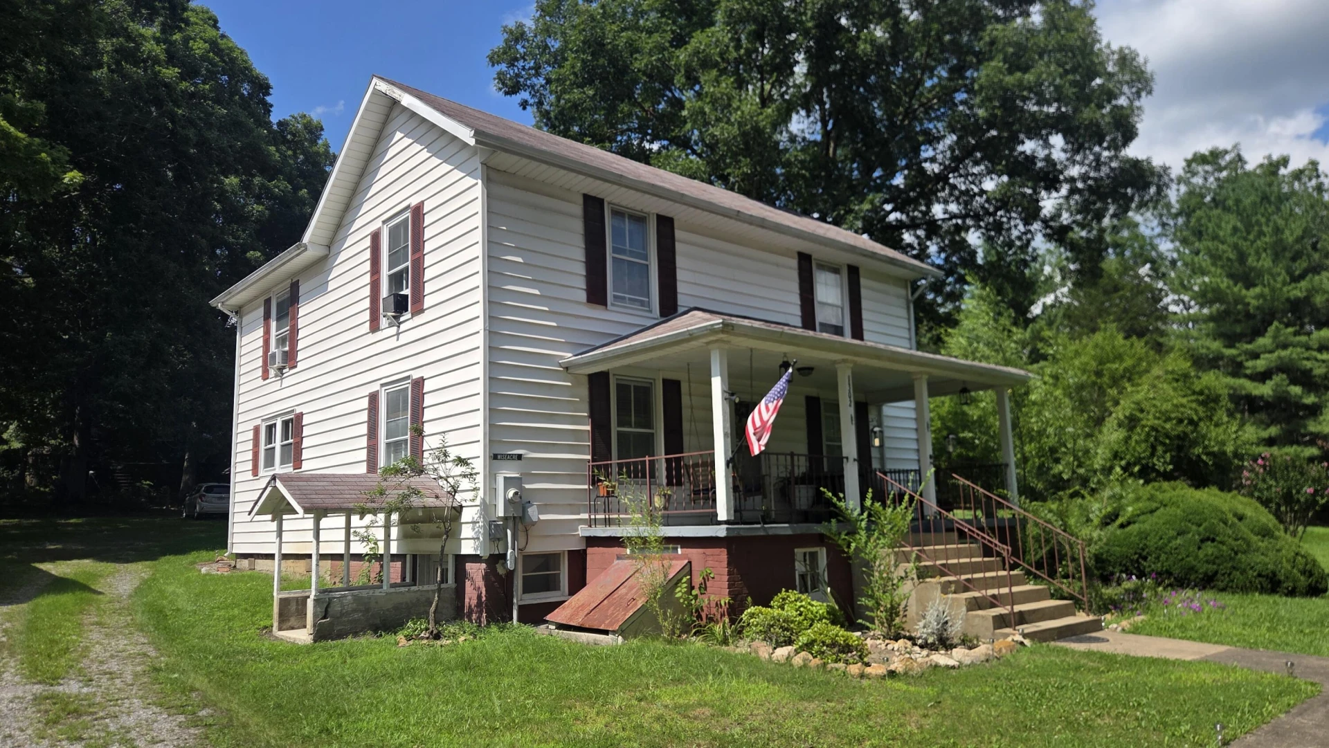 1302 E Dolly Ann Dr