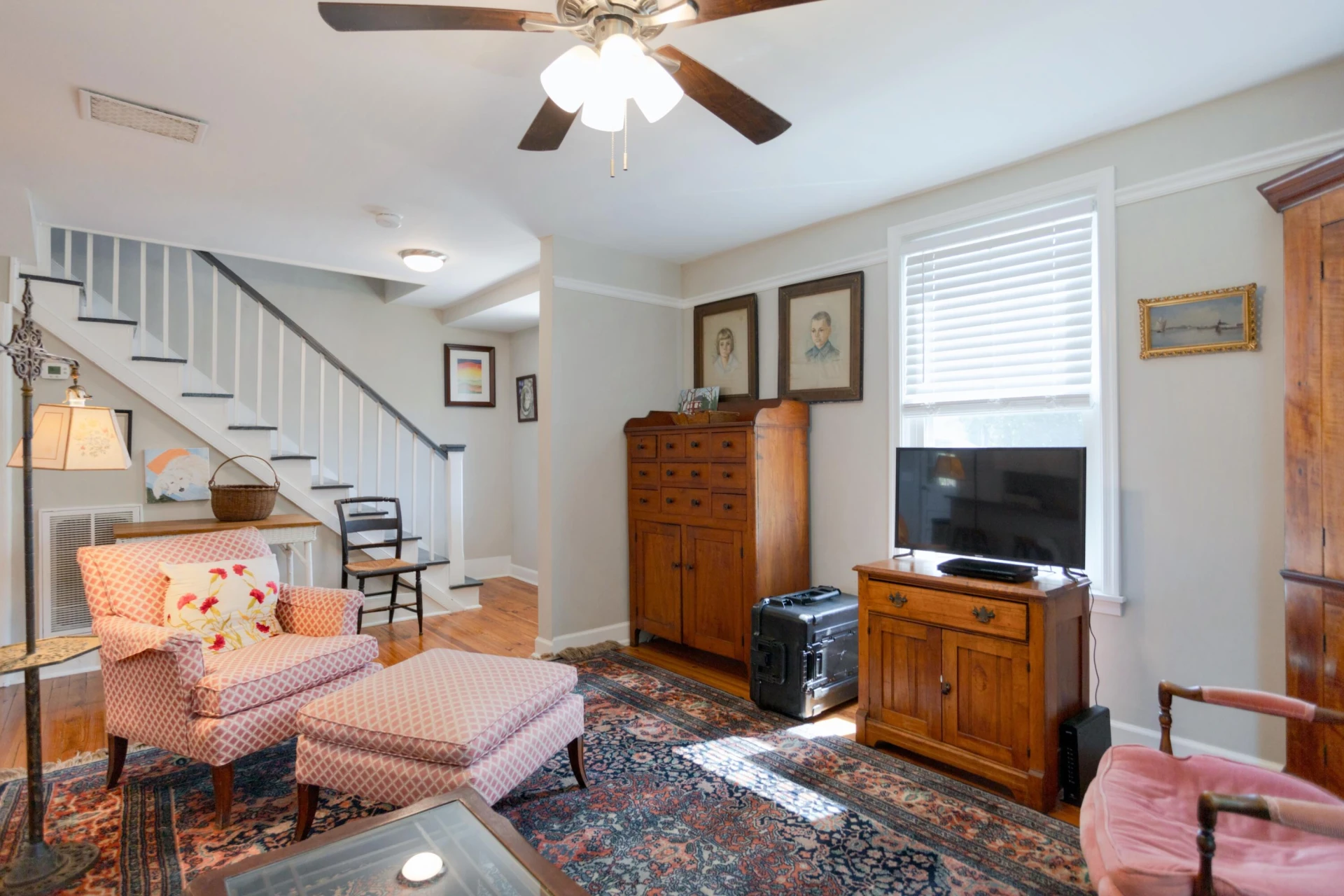 546 Fairview Pl - Photo 4