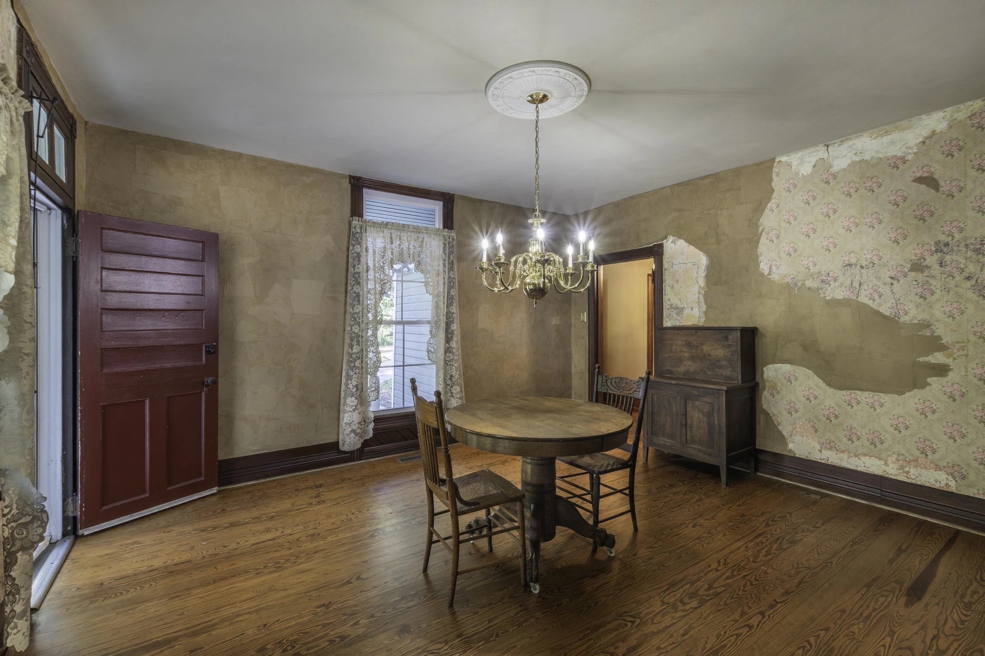 245 W 26TH St - Photo 18
