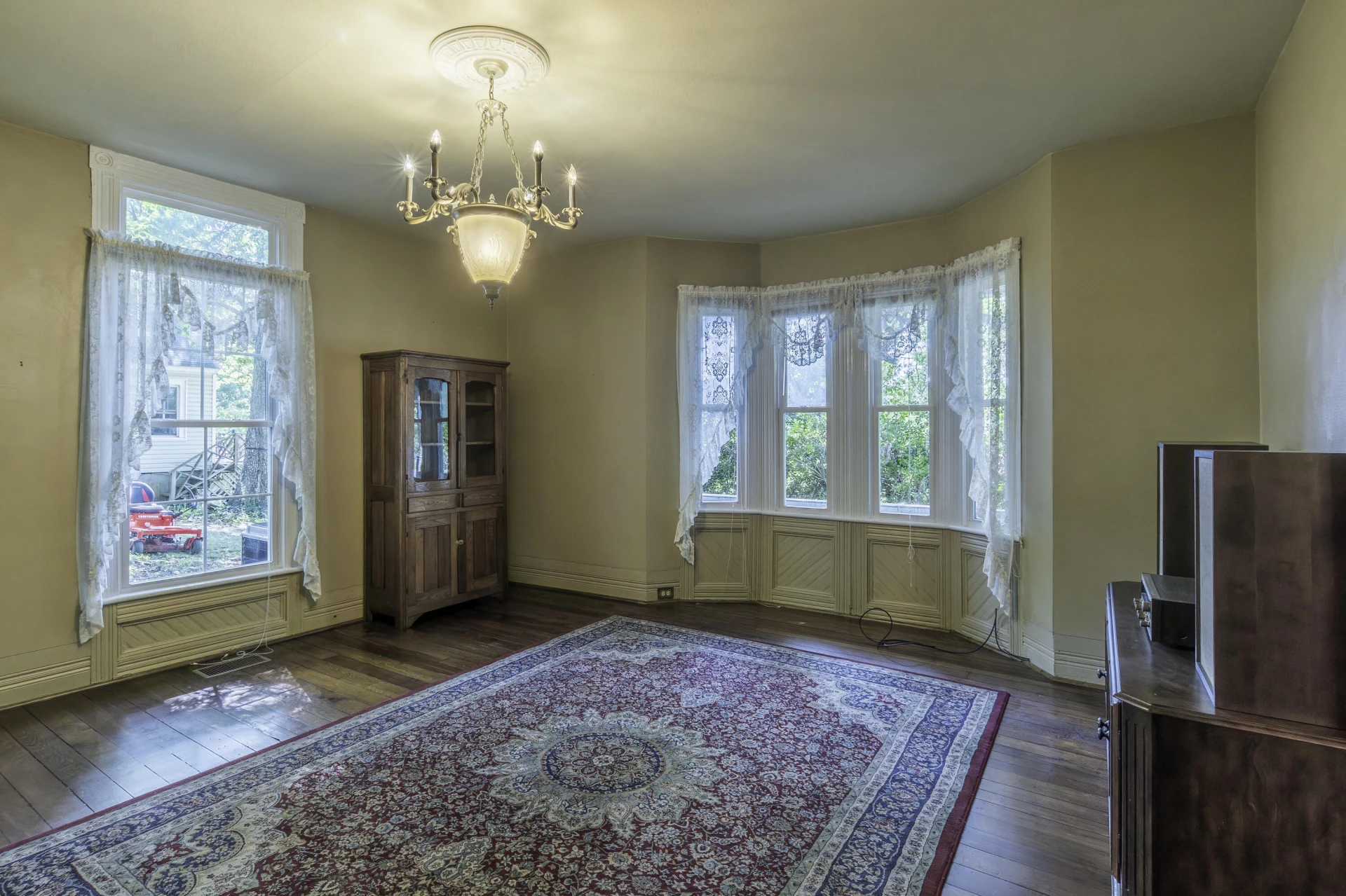 245 W 26TH St - Photo 19