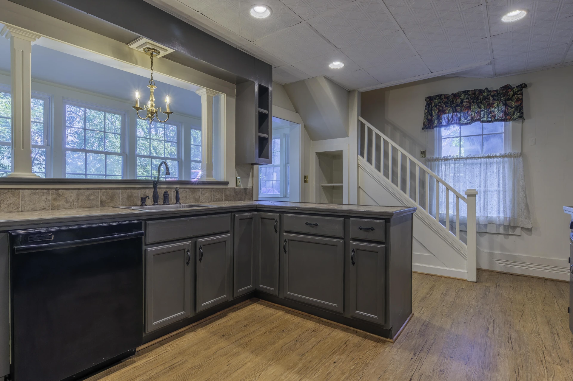245 W 26TH St - Photo 22