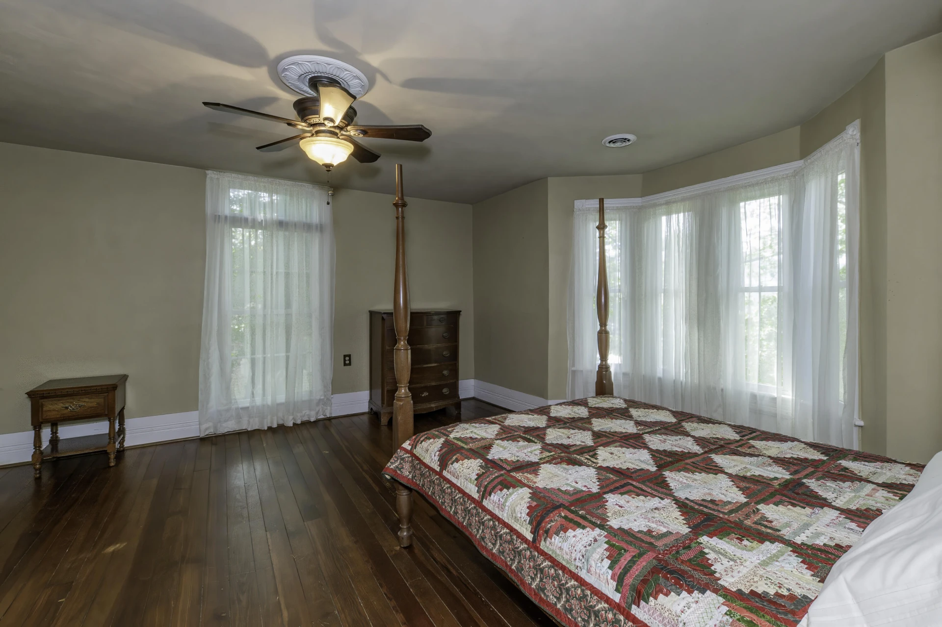 245 W 26TH St - Photo 34