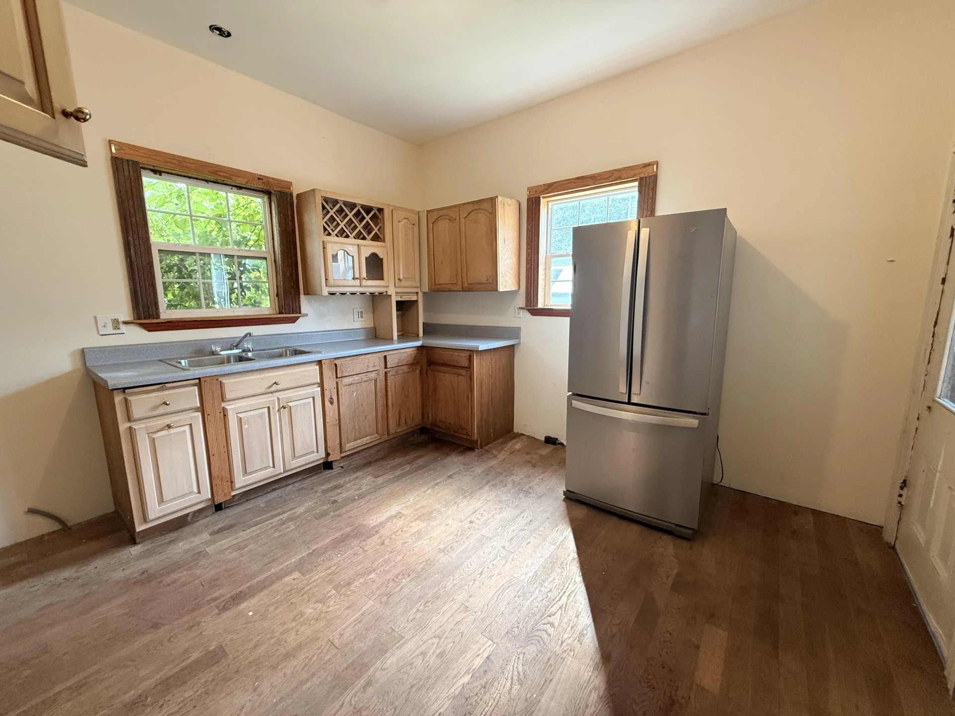 329 W Ridgeway St - Photo 6