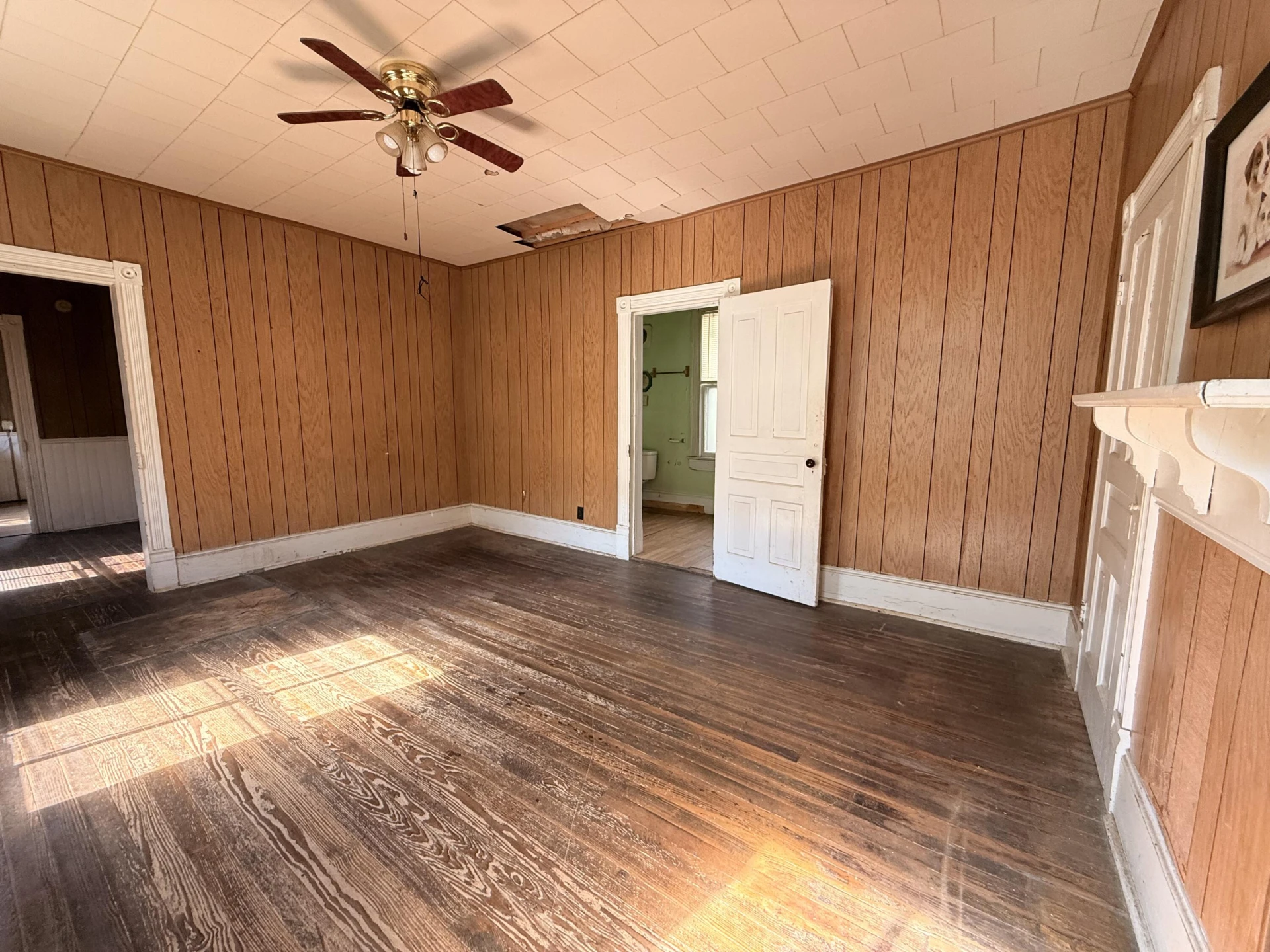 581 Roxbury St - Photo 3