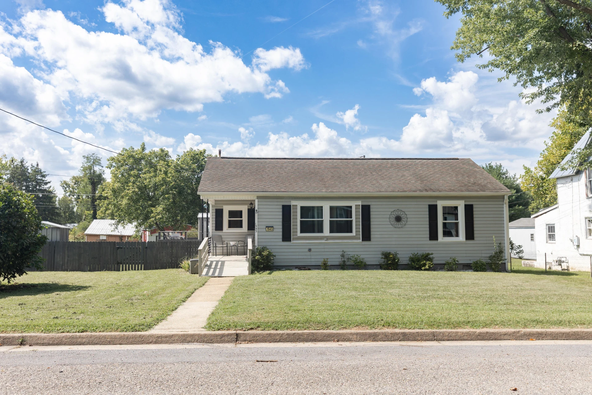 1543 Walnut Ave