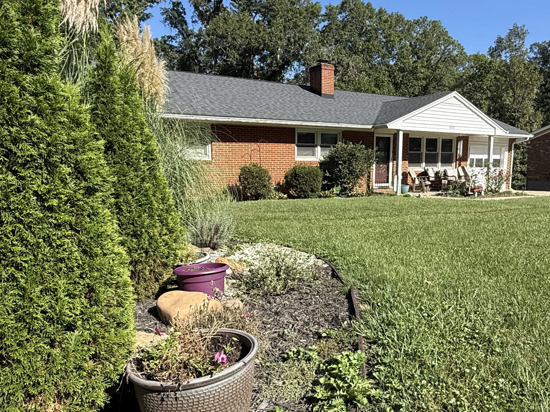 1023 Cliftwood Cir - Photo 2