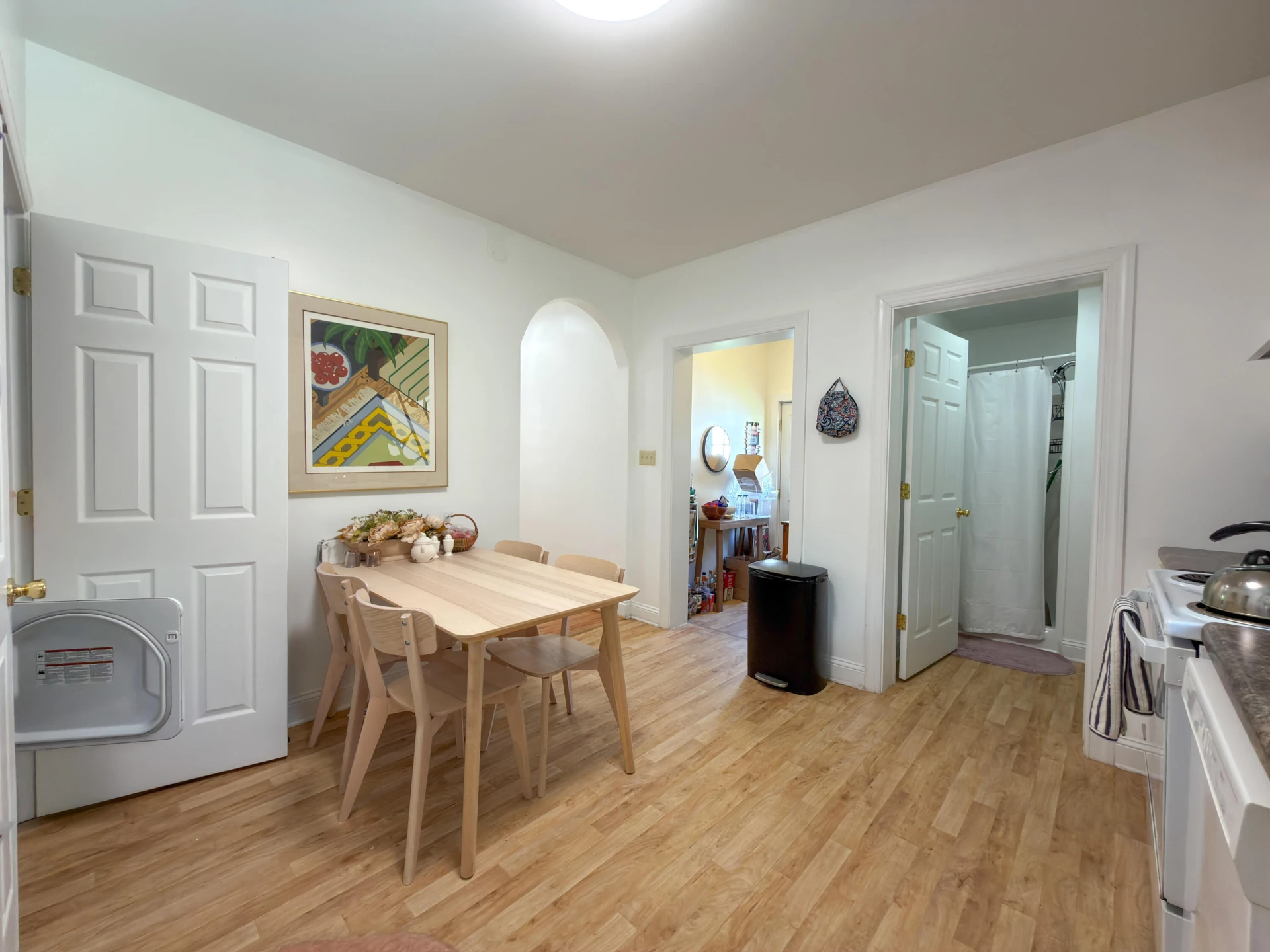 110 E HENRY St - Photo 8