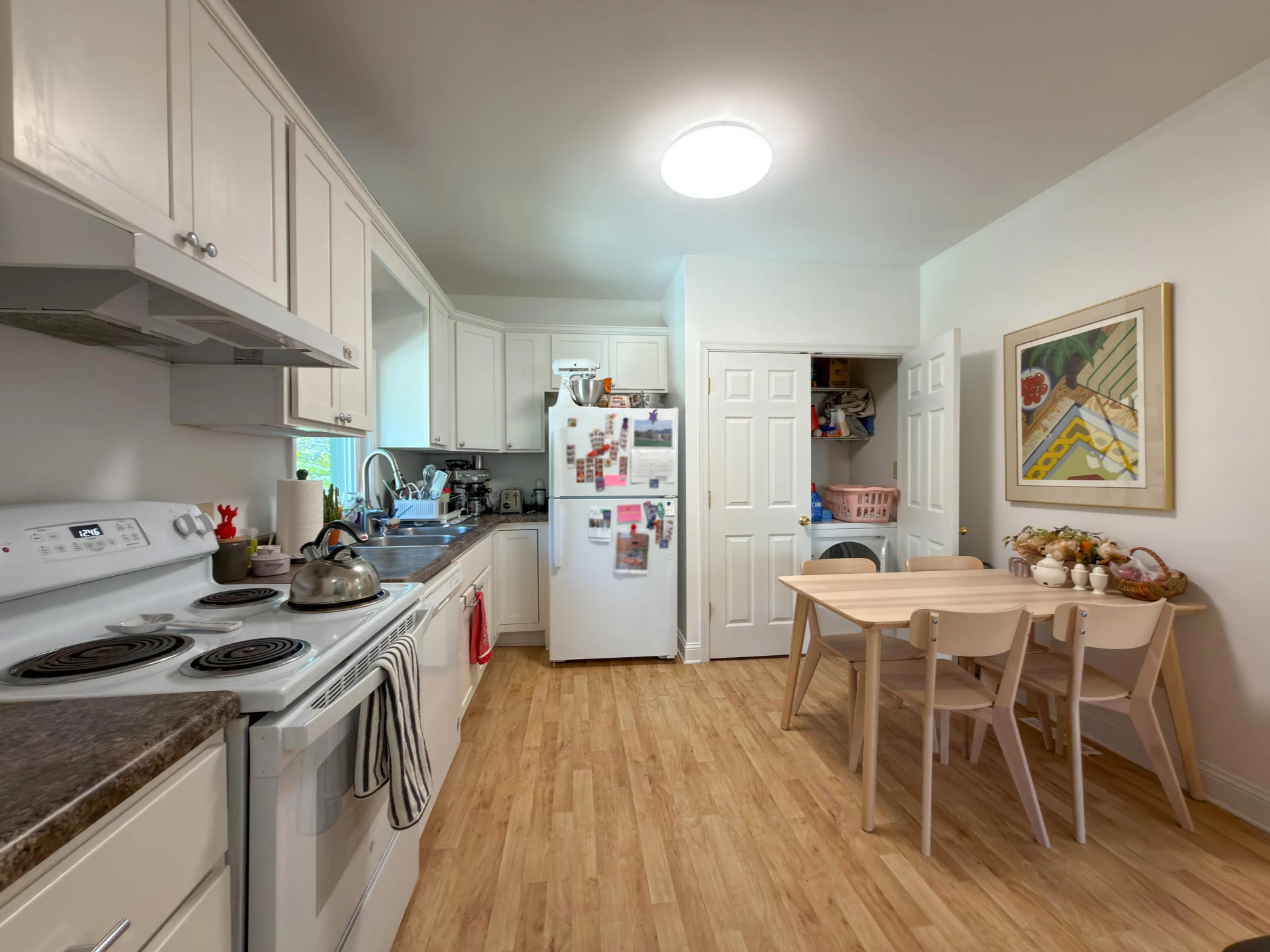 110 E HENRY St - Photo 9