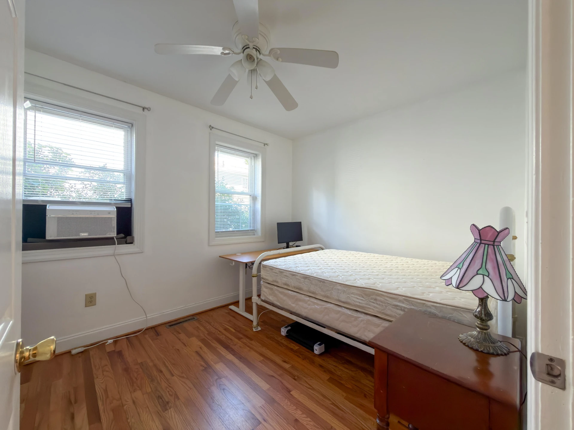 110 E HENRY St - Photo 14