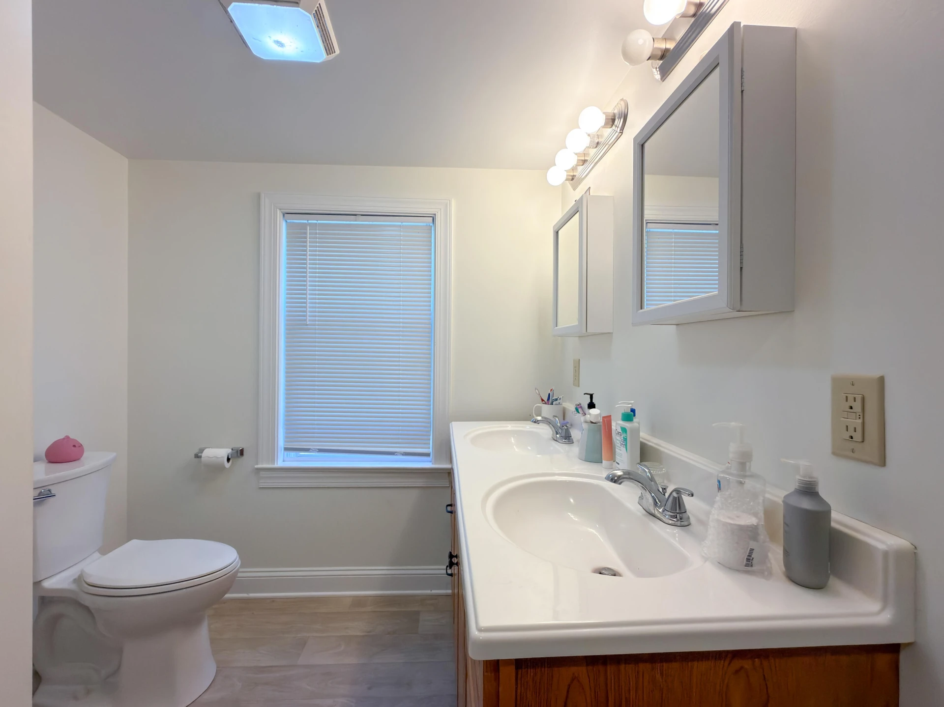110 E HENRY St - Photo 19