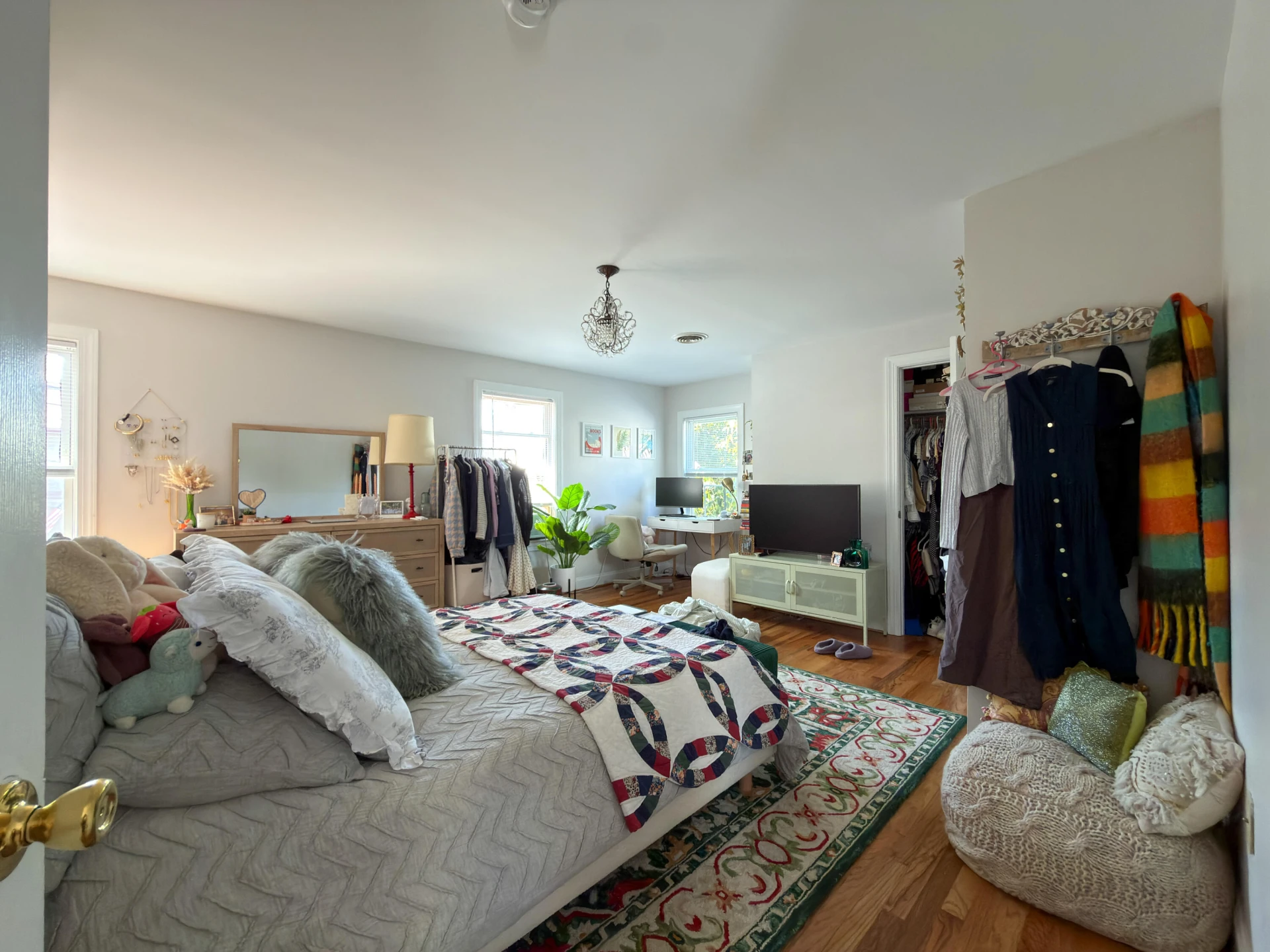 110 E HENRY St - Photo 20