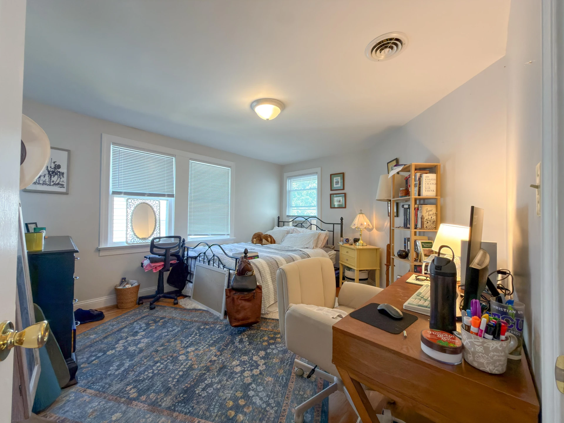 110 E HENRY St - Photo 23