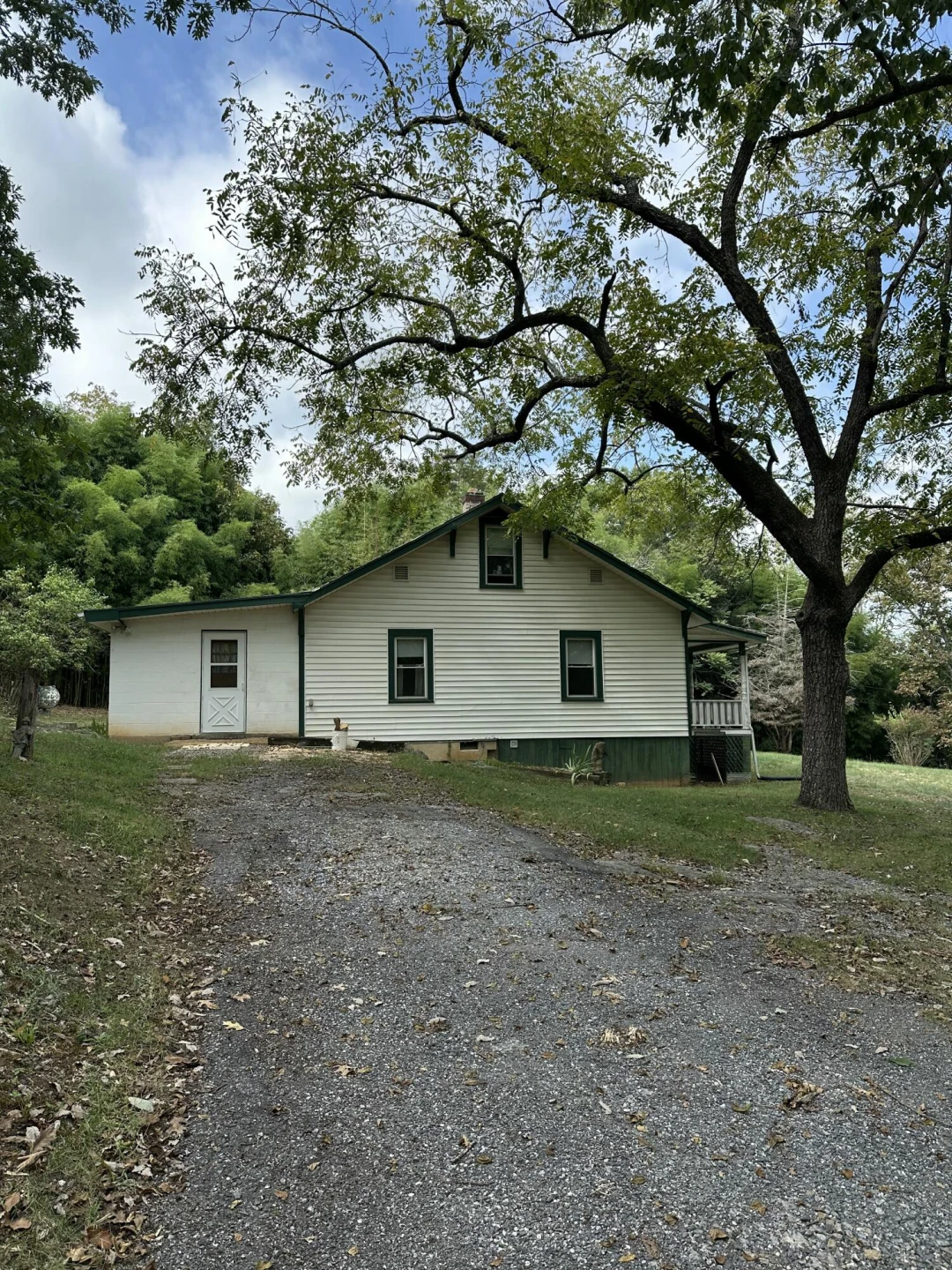 140 Flower Ln - Photo 2
