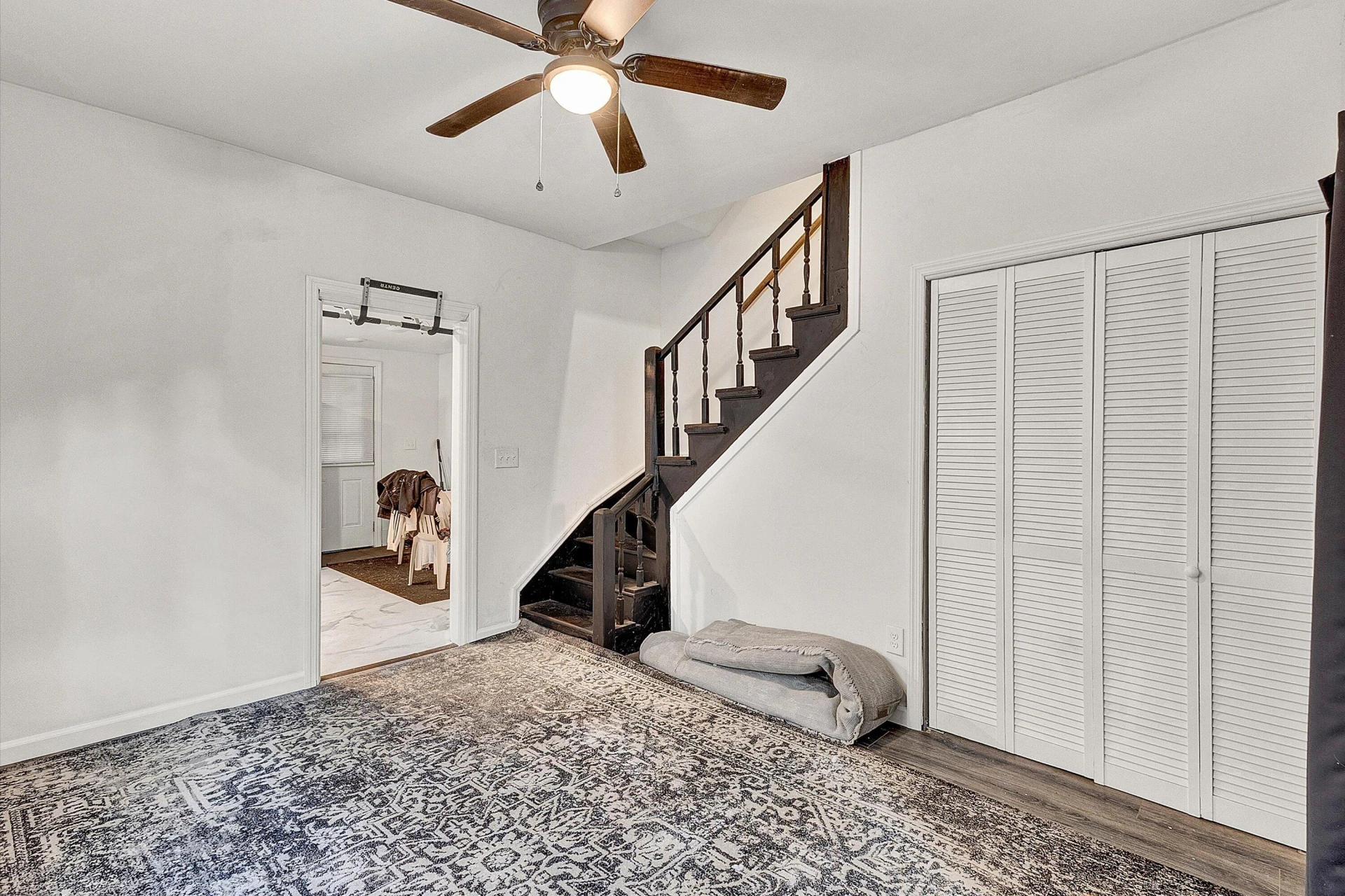 240 Roxbury St - Photo 7