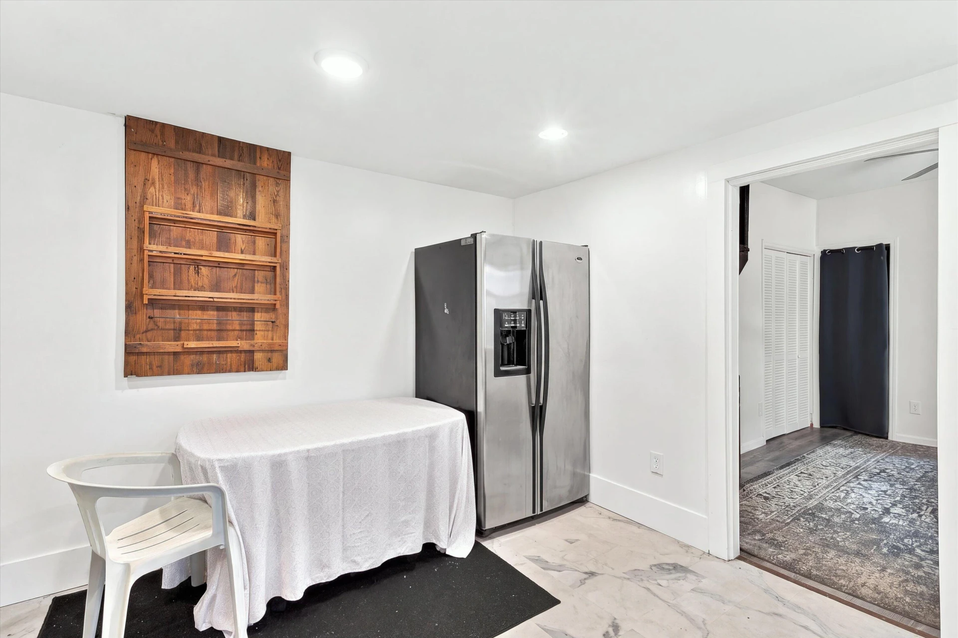 240 Roxbury St - Photo 11