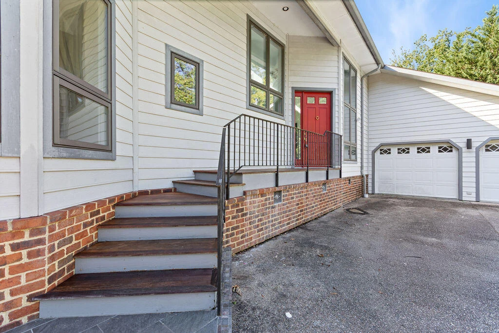125 NICHOLAS Ln - Photo 2