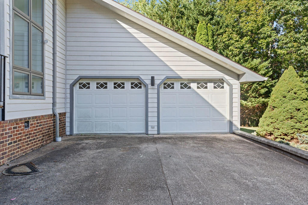 125 NICHOLAS Ln - Photo 3