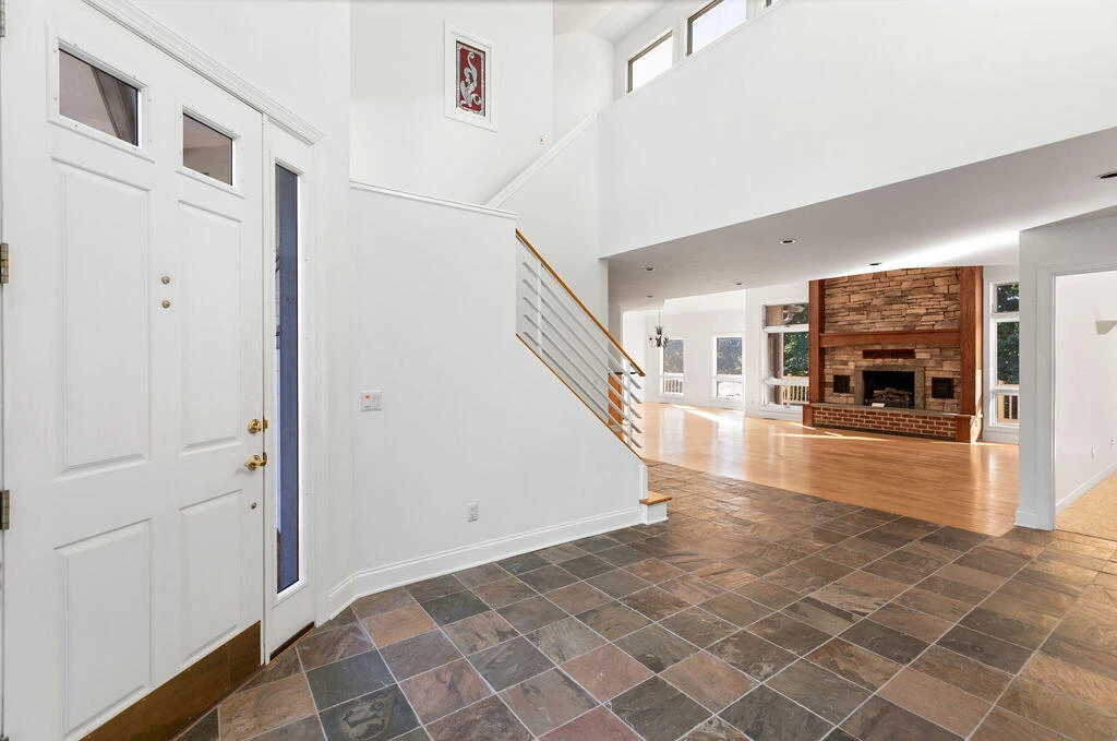 125 NICHOLAS Ln - Photo 5