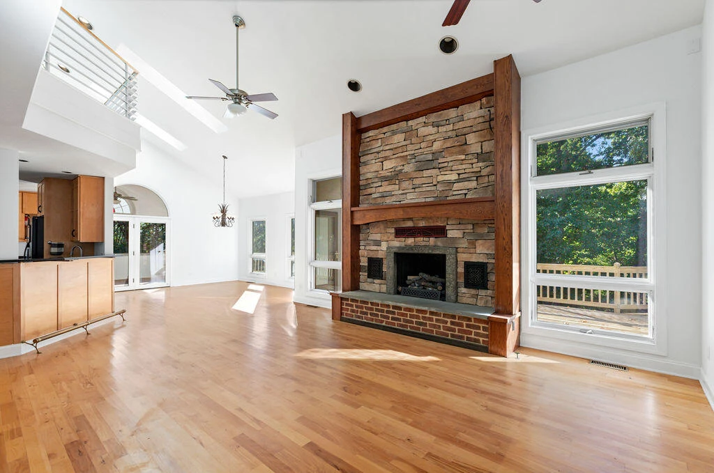 125 NICHOLAS Ln - Photo 8
