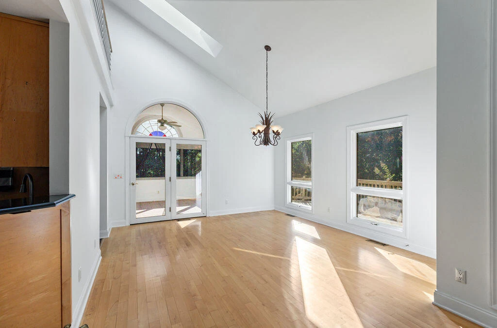 125 NICHOLAS Ln - Photo 11