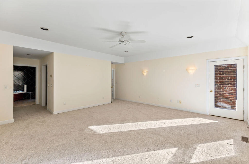 125 NICHOLAS Ln - Photo 24