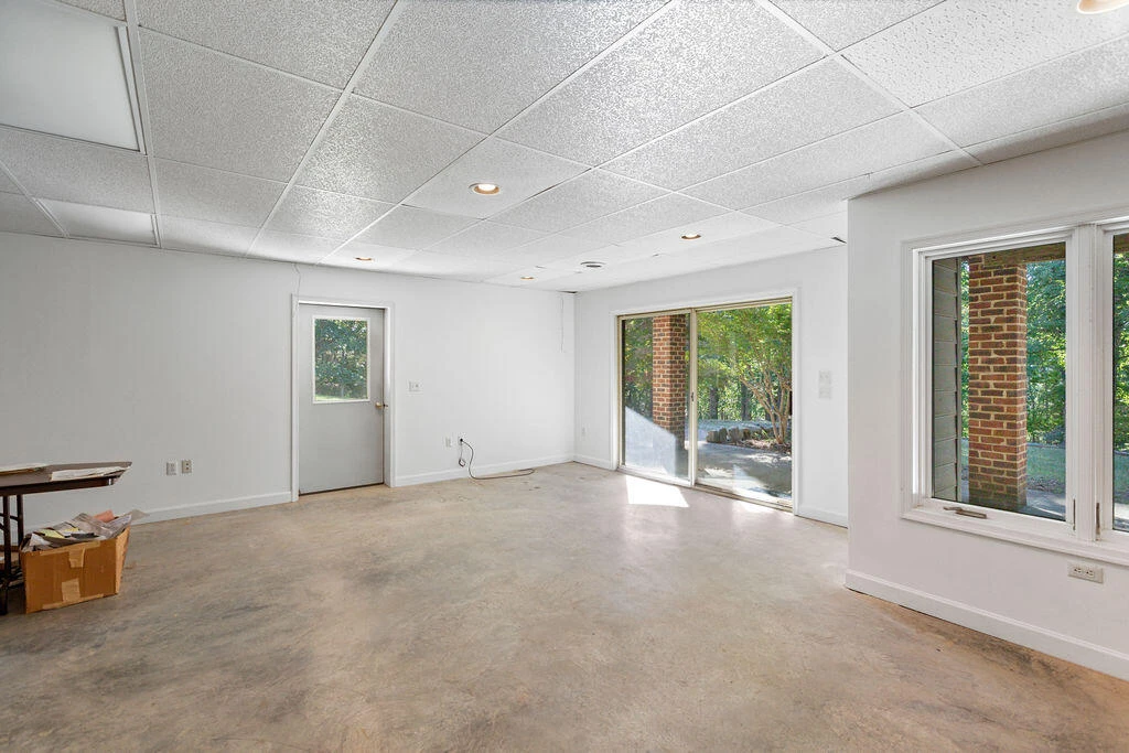 125 NICHOLAS Ln - Photo 42